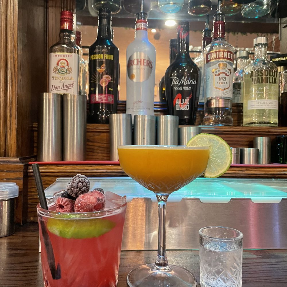 Menu – The Three Horseshoes